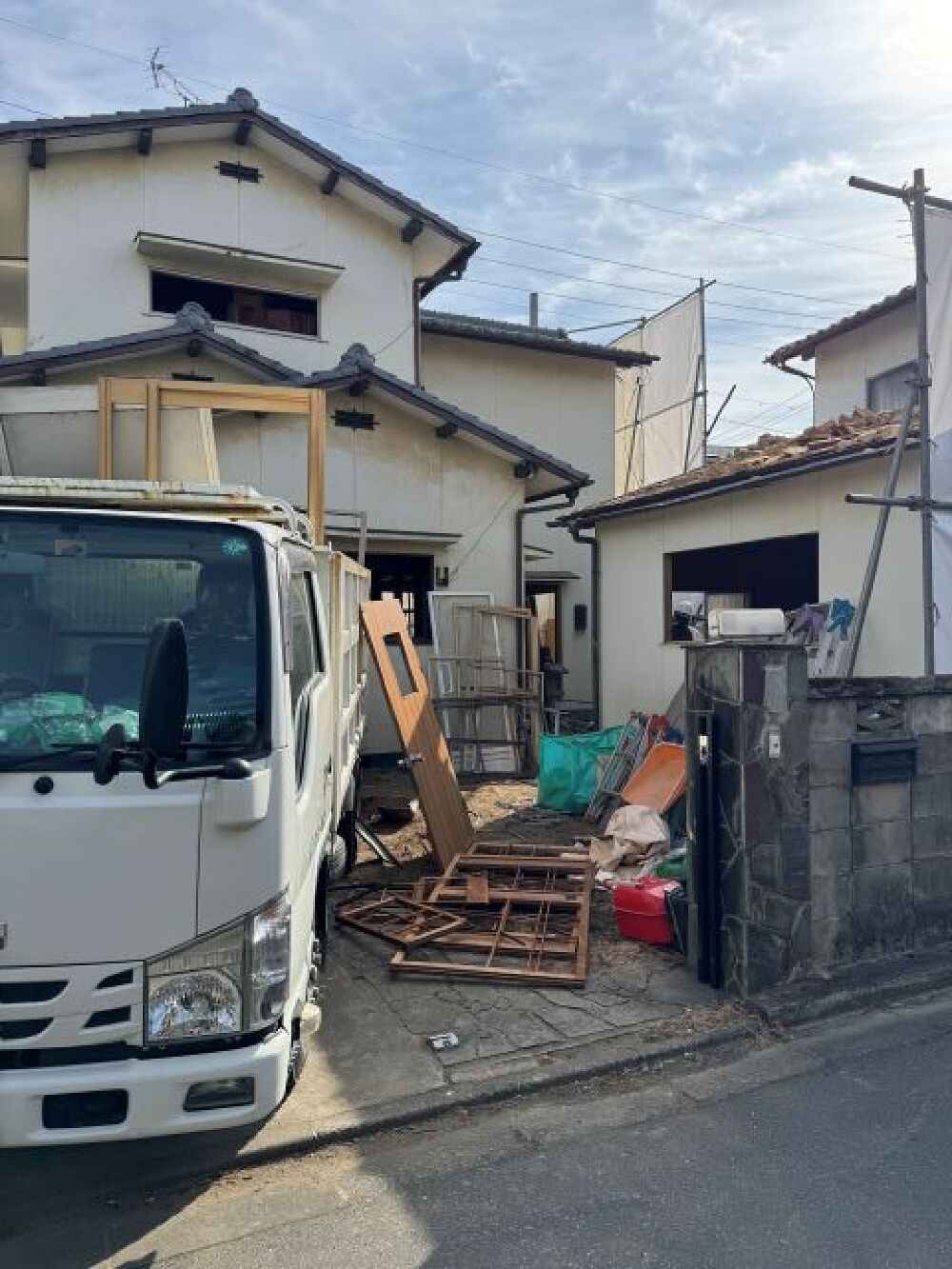 解体工事スタートしました。